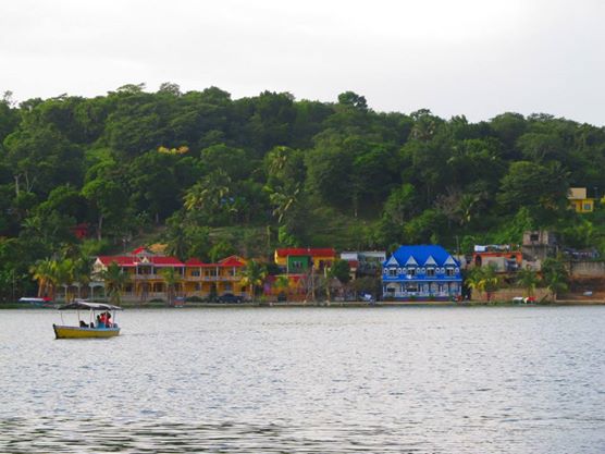 Petén Itza See bei Flores Reiseveranstalter OVERCROSS, Motorradreisen, Abenteuerreisen, Premium Reisen, Rundreisen