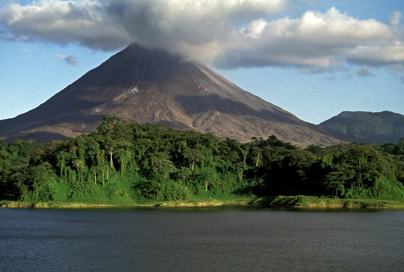 Vulkan Arenal in Costa Rica - eine Station unserer Luxusreise