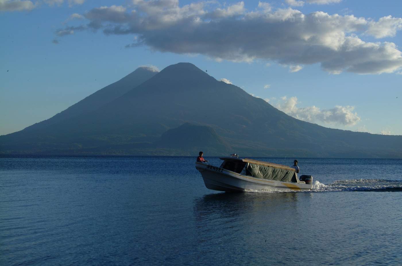 Lago de Atitlan, Guatemala Lago de Atitlan, Guatemala